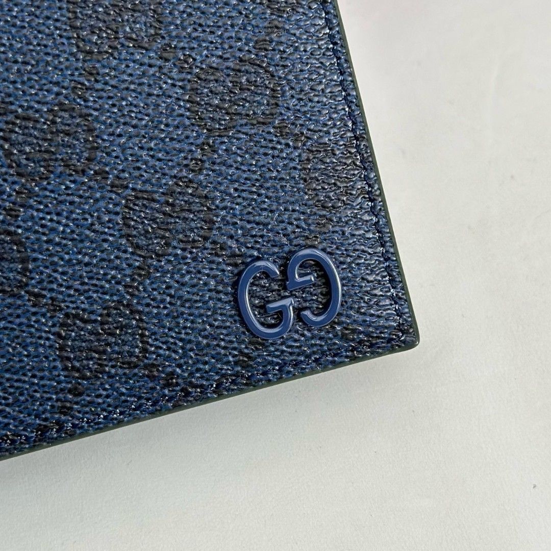 GG Supreme Bi-Fold Wallet (Category: Wallets & Card Holders) located in Quezon City. Submitted by kryzz_styles (Listing ID 1429777100, Image 3). Description: Please read: This is for pre-order. Dimensions: 11cm x 9cm Downpayment is required to avoid flaking or cancellation. You will get a refund if: *Out of stock *Item is damaged *Lost *Or not as pictured. ETA is 7 business days once shipped. QC pics will be provided before shipping. Please take 