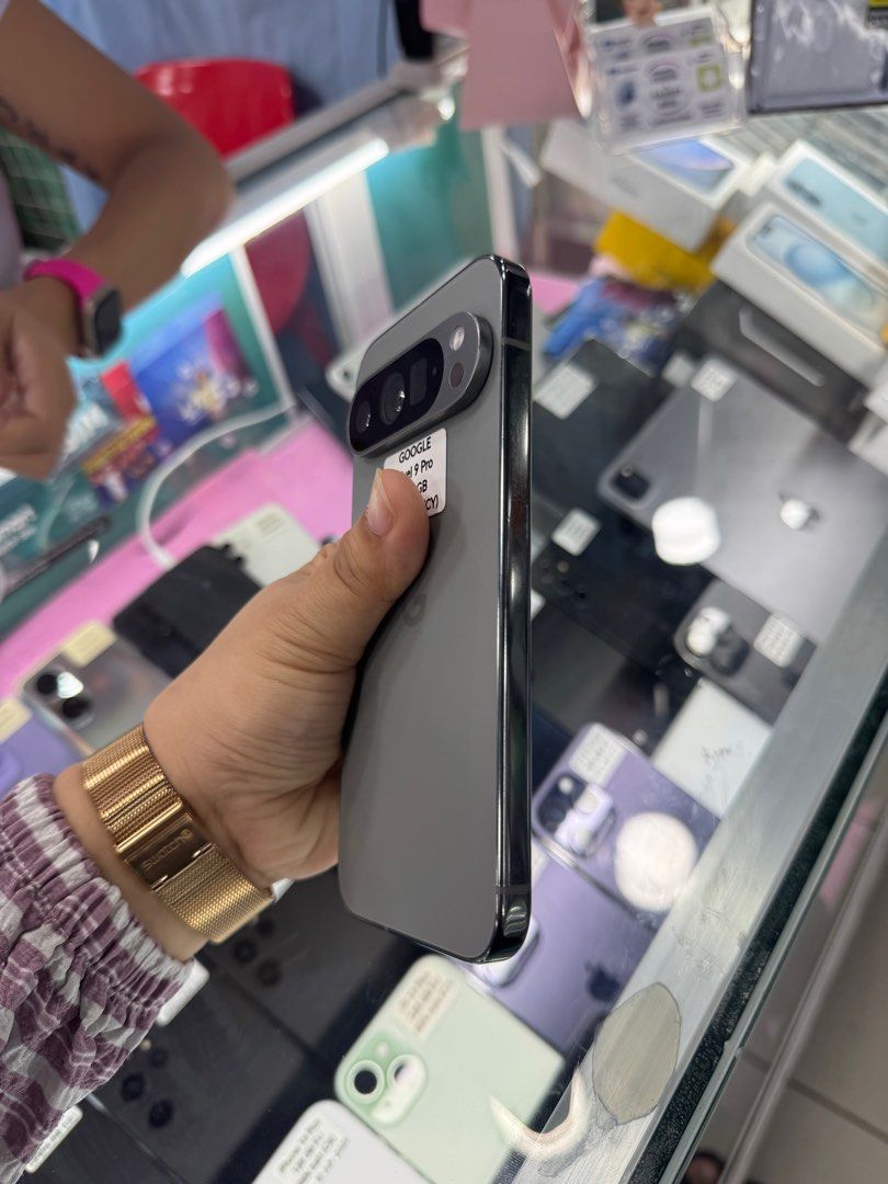 Google Pixel 9 Pro 256gb FU US Variant No issue (Category: Google Pixel) located in San Juan City. Submitted by javedsgadgetshop (Listing ID 1429699239, Image 3). Description: INSTALLMENT OPTIONS : SPAY LATER / GGIVES / CREDIT CARD! WE BUY AND SELL SO PWEDE MAGBINTA OR SWAP ! Quick Specs : 💵 Google Pixel 9 Pro •256gb •US Variant •Good batt health •Factory Unlock •98% Smoothness •No hidden issue | No Repaired •100% Authentic | Not Refurbished •w/