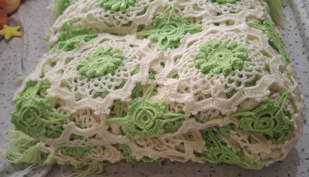 Handmade Crochet Decor Blanket (Category: Bedding & Towels) located in Baguio. Submitted by declutter_scarlet (Listing ID 1429747376, Image 2). Description: Handmade Free shipping Location: Baguio City DM me for more info Check out my profile for more listings.