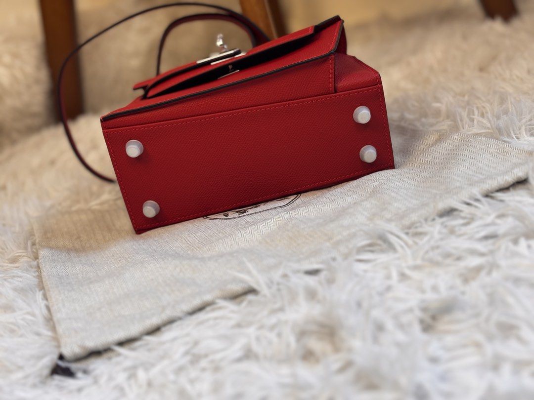 Hermes Kelly Desordre (Red) Bag (Category: Luxury Bags & Wallets) located in Muntinlupa City. Submitted by yangchic (Listing ID 1429448977, Image 3). Description: ✔️coded ▪️color: red ▪️message for more info and details.
