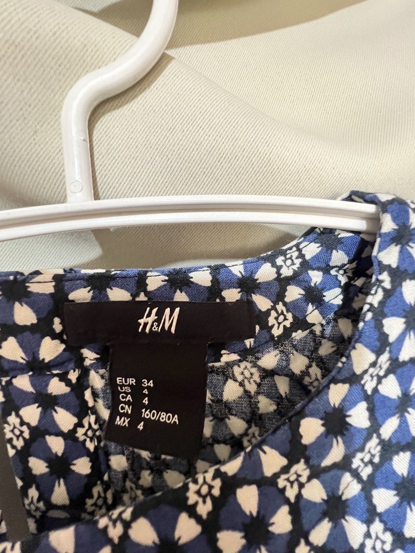 H&M Floral Print Dress (Category: Dresses) located in Quezon City. Submitted by dxbmd (Listing ID 1429777412, Image 2). Description: From H&M Dubai 🇦🇪 Rarely used ✨.