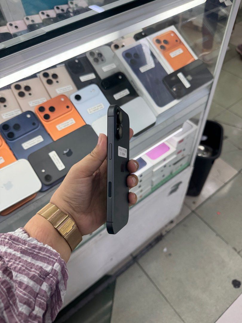 Iphone 17 512gb Dualsim FU CH Variant No issue (Category: iPhone 17 Series) located in San Juan City. Submitted by javedsgadgetshop (Listing ID 1429700465, Image 2). Description: INSTALLMENT OPTIONS : SPAY LATER / GGIVES / CREDIT CARD! WE BUY AND SELL SO PWEDE MAGBINTA OR SWAP ! Quick Specs : 💵 Iphone 17 (Dualsim) •512gb •CH Variant •100% batt health •Factory Unlock •99% Smoothness •No hidden issue | No Repaired •100% Authentic | Not Refurbished