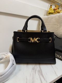(Category: ) located in . Submitted by purgingmycloset888 (Listing ID 1429831809, Image 1). Description: .