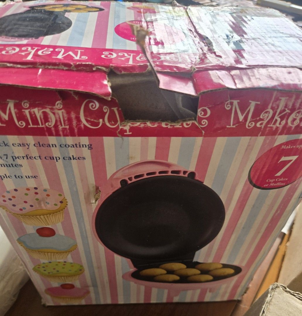 Mini Cupcake Maker - Makes 7 Cupcakes444180402181263361