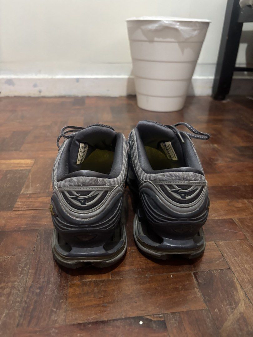 Mizuno Wave Prophecy 9 (Category: Sneakers) located in Las Pinas. Submitted by 7mill_ (Listing ID 1429696614, Image 3). Description: For sale Mizuno Wave Propehecy 9 Size 10.5 Condition: 8/10 (Beaters Condi) Issues: No Box, Slightly upper tears (see picture for more issues).