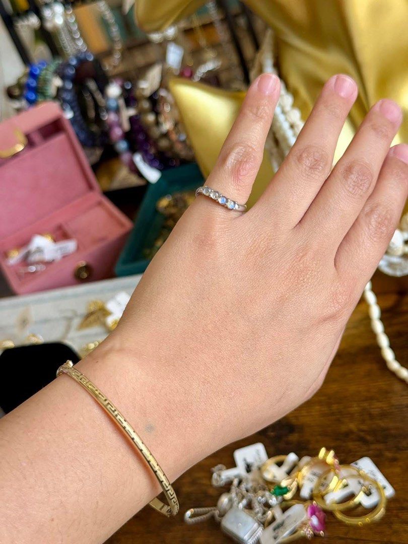 S4.5 Natural Cabochon Moonstone Platinum (Pt900) Ring (Category: Rings) located in Baguio. Submitted by asna_taku (Listing ID 1429695347, Image 2). Description: Natural Cabochon Moonstone Platinum (Pt900) Ring 3.4g S4.5 From Japan 🇯🇵 With certificate Open for layaway & resizing ✅ ₱17,800 *moonstone is a real woman’s stone that encourages and protects you with its wise lessons..
