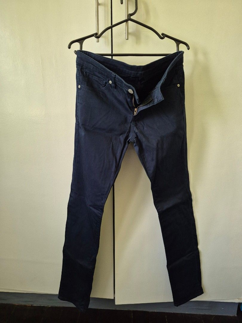 Navy Blue Chino (Category: Other Bottoms) located in Valenzuela. Submitted by pappx (Listing ID 1429766872, Image 1). Description: 26 in waist.