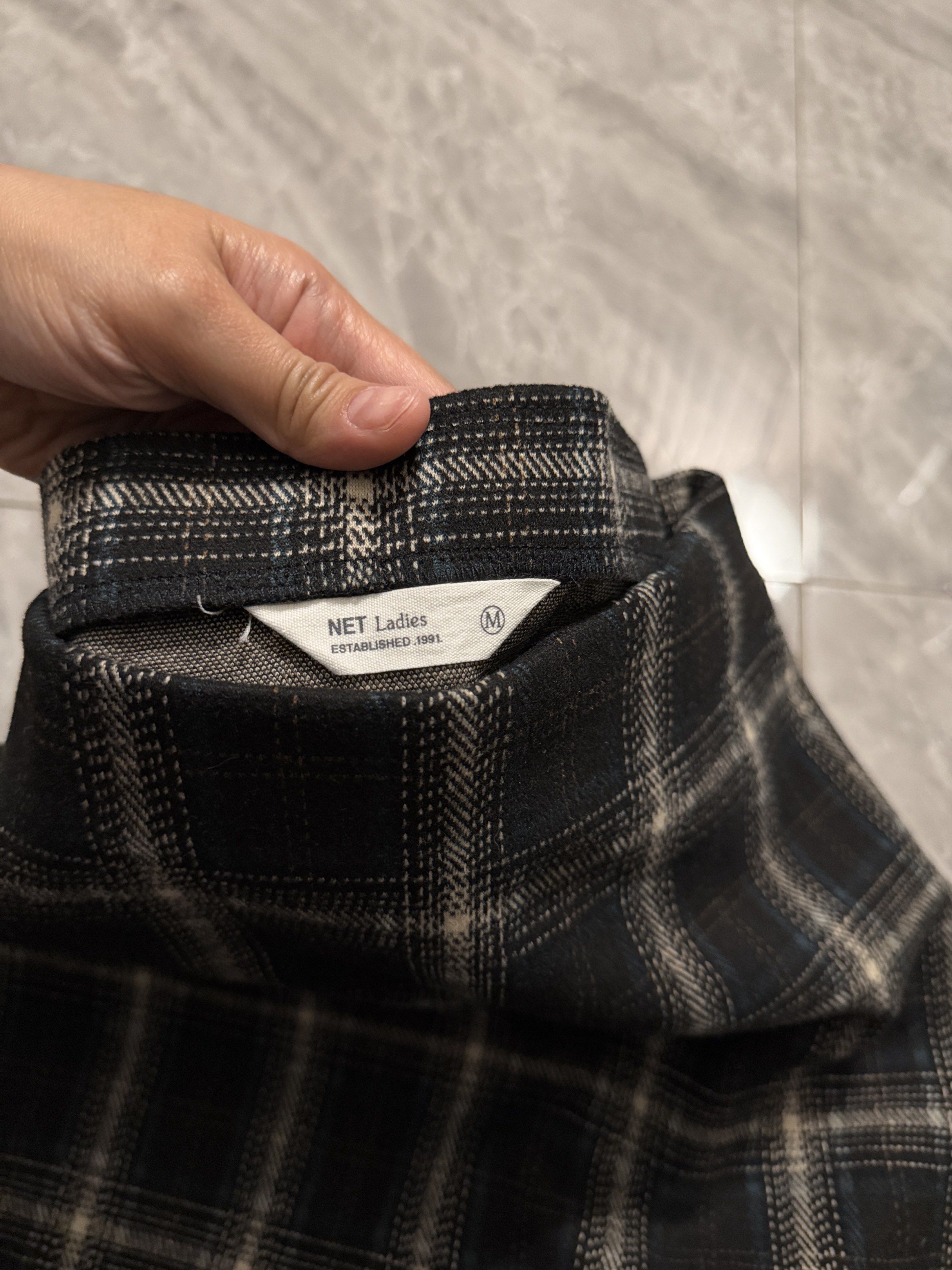NET Ladies Plaid Skirt - Size M (Category: Skirts) located in Caloocan City. Submitted by ishmmm (Listing ID 1429685259, Image 2). Description: Size Medium(stretchable) Jnt shipping.