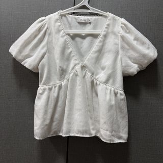 (Category: ) located in . Submitted by clothes_rack (Listing ID 1429801518, Image 1). Description: .