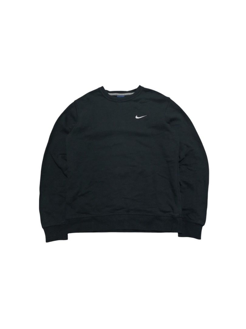 Nike Crewneck Charcoal Black (Category: Coats, Jackets and Outerwear) located in Manila. Submitted by eightofour (Listing ID 1429822880, Image 1). Description: 27 X 21 Medium to Large Flawless.