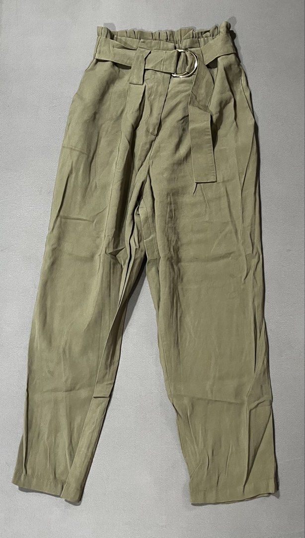 Olive Green Trousers with Belt (Category: Other Bottoms) located in Pasig City. Submitted by murphy.finds (Listing ID 1429728074, Image 1). Description: .
