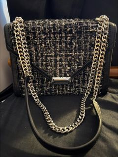 (Category: ) located in . Submitted by everyone_deserves_a_2nd_chance (Listing ID 1429796688, Image 1). Description: .