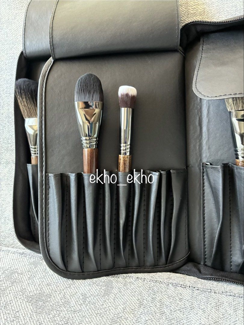 OVW 12-pc Makeup Brushes Set with Case (Category: Makeup) located in Mandaluyong City. Submitted by ekho_ekho (Listing ID 1429710898, Image 3). Description: all brand new •12-pc brush set •29-slot brush case ——- No rush shipping. Same day delivery (Grab/Lalamove etc) okay but give a day’s notice. No low-ballers. Prices already lower than retail..