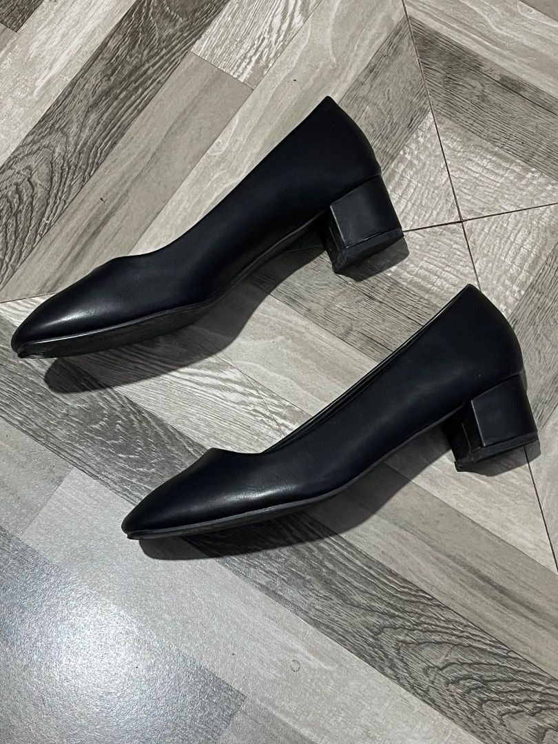 Parisian Plus Santi Black Heels - Size 13 (Category: Flats & Sandals) located in Quezon City. Submitted by thundogs (Listing ID 1429786018, Image 3). Description: Parisian Plus Santi Black Heels for 500 Size: 13 Twice lang nagamit May bawas pa para sa sure buyer Location: QC.