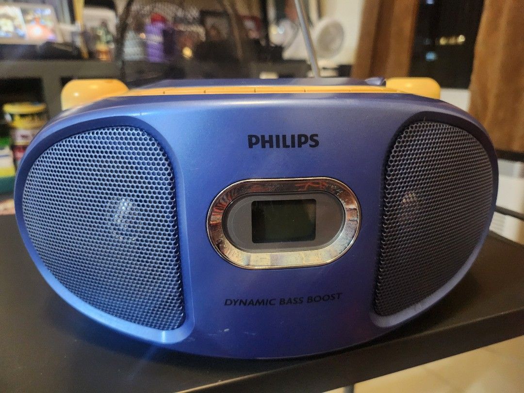 Philips Portable CD Soundmachine (Category: Portable Music Players) located in Taguig. Submitted by sellout2ny (Listing ID 1429777364, Image 1). Description: Portable CD/Radoo player, 220V 400 pesos AM/FM working CD not playing but can read, needs repair.
