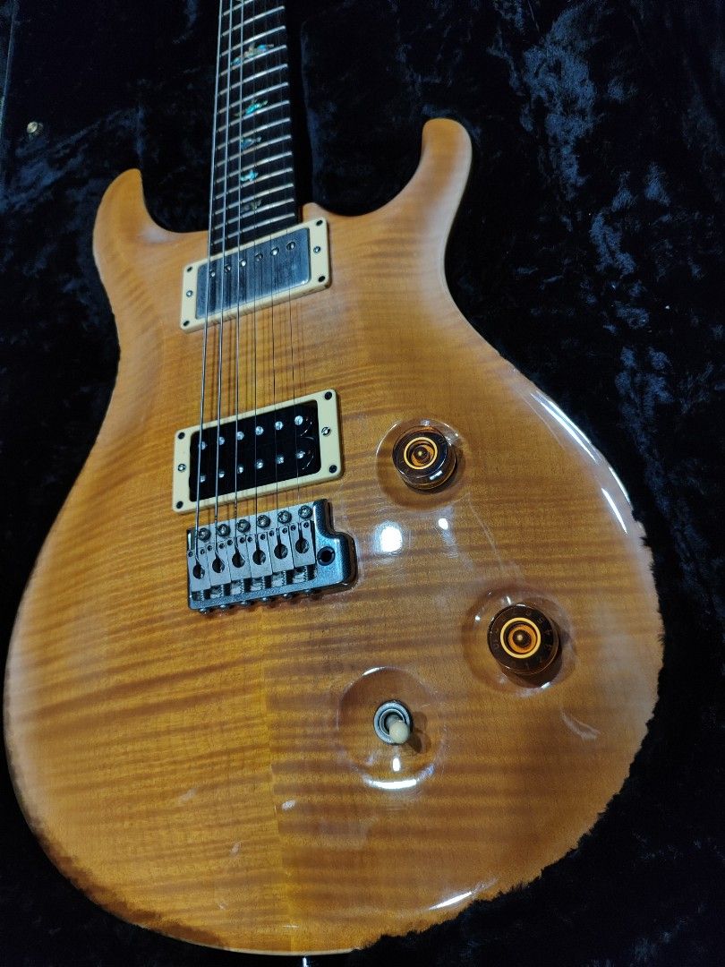 PRS Custom 22 Artist 1994 (Category: Musical Instruments) located in Manila. Submitted by jasoncammayo (Listing ID 1429711456, Image 1). Description: For sale only no trade, with complete papers and hardcase. Annapolis-era hand-built The bridge pick up is changed to bare knuckle but the original is available, the bare knuckle is included in the purchase. Body & Construction Body Material: Mahogany back with a Carved Artist-Grade Figured Maple top