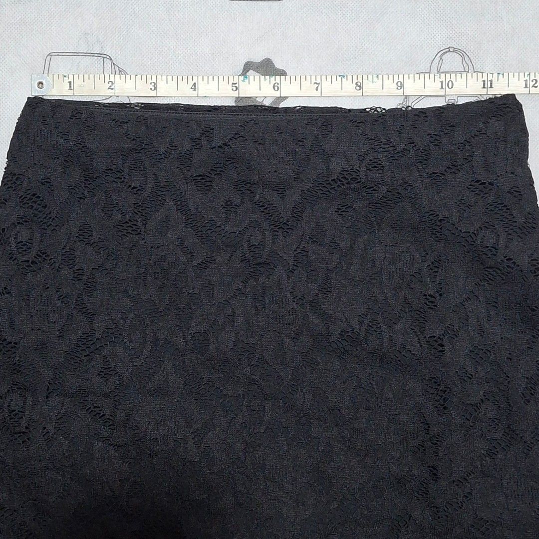 Pull&Bear Black Skirt (Category: Skirts) located in Pasig City. Submitted by thainex (Listing ID 1429664627, Image 3). Description: Pull&Bear Black Skirt — NWOT — garterized.