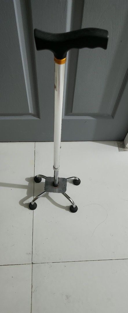 Quad Cane with Adjustable Height (Category: Medical Supplies & Tools) located in General Trias. Submitted by yumdu (Listing ID 1429720154, Image 1). Description: Adjustable cane, easy to use. Best for walking exercise. If interested, please message me..