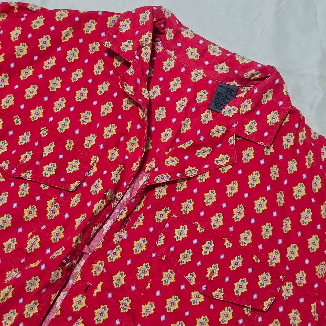 Red Floral Button-Up Polo Shirt (Category: Shirts) located in Quezon City. Submitted by schangs (Listing ID 1429834160, Image 3). Description: size S-M for reference, model is 5'2 and 50kg perfect condition, no issue!!.