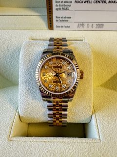 (Category: ) located in . Submitted by LuxPieces (Listing ID 1429745352, Image 1). Description: .