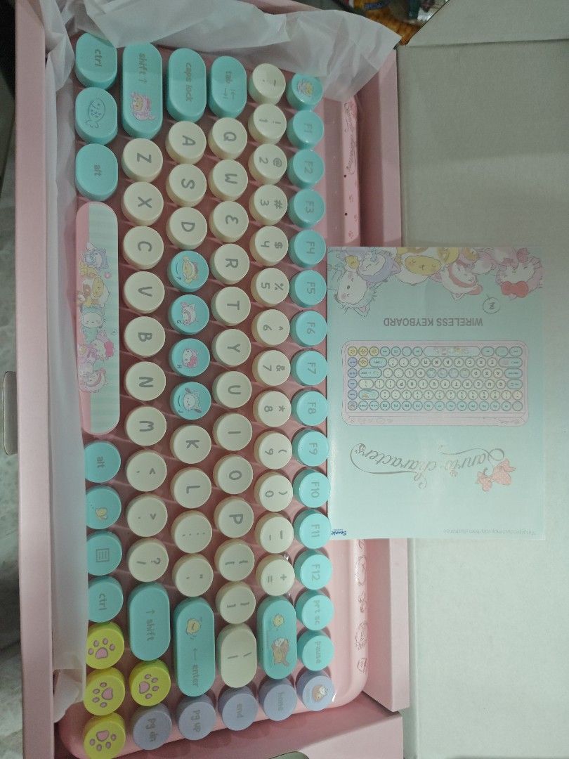 Sanrio Wireless Keyboard - Pink and Blue498232916475924481