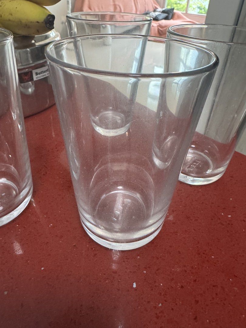 Set of Clear Drinking Glasses (6 glasses