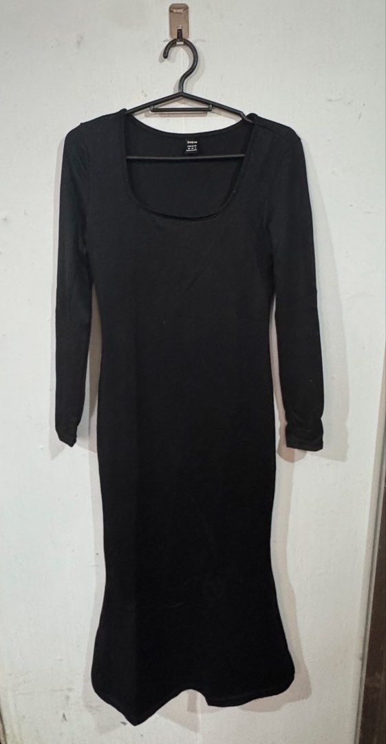 SHEIN Black Long Sleeve Dress (Category: Dresses) located in Makati City. Submitted by vbaude (Listing ID 1429742865, Image 2). Description: SHEIN BODYCON MAXI DRESS 🚚 Delivery: • Shipping via: Grabexpress / Lalamove (shipping fee shouldered by buyer) • Location: Metro Manila 💳 Payment: • GCash or Maribank 📍Notes: • Color may vary due to lighting • Please manage expectations for preloved items • No cancellations once reserved Thank you! .