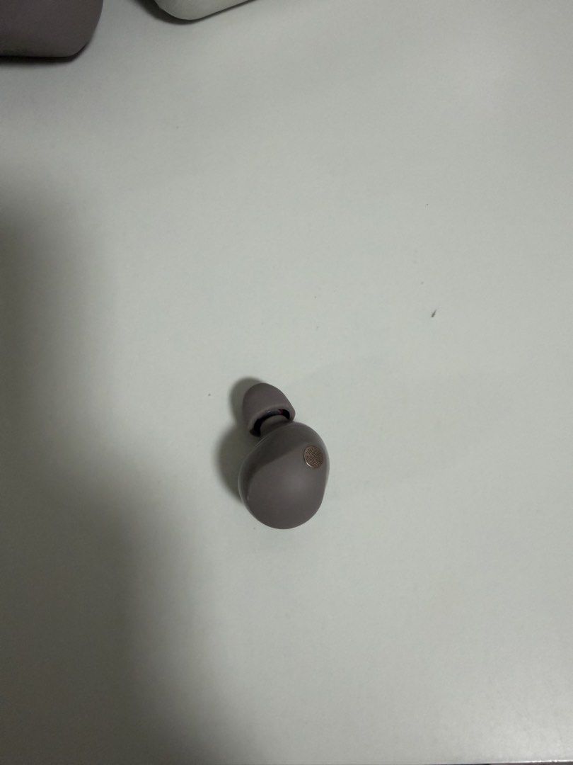 Sony WF-1000XM5 RIGHT earbud only (Category: Earphones) located in Quezon City. Submitted by camillehere (Listing ID 1429795536, Image 2). Description: Right earbud only Color: smoky pink No issues. Can include ss, s, m, l sized earbud Loc: QC For pick up (lalamove/grab).