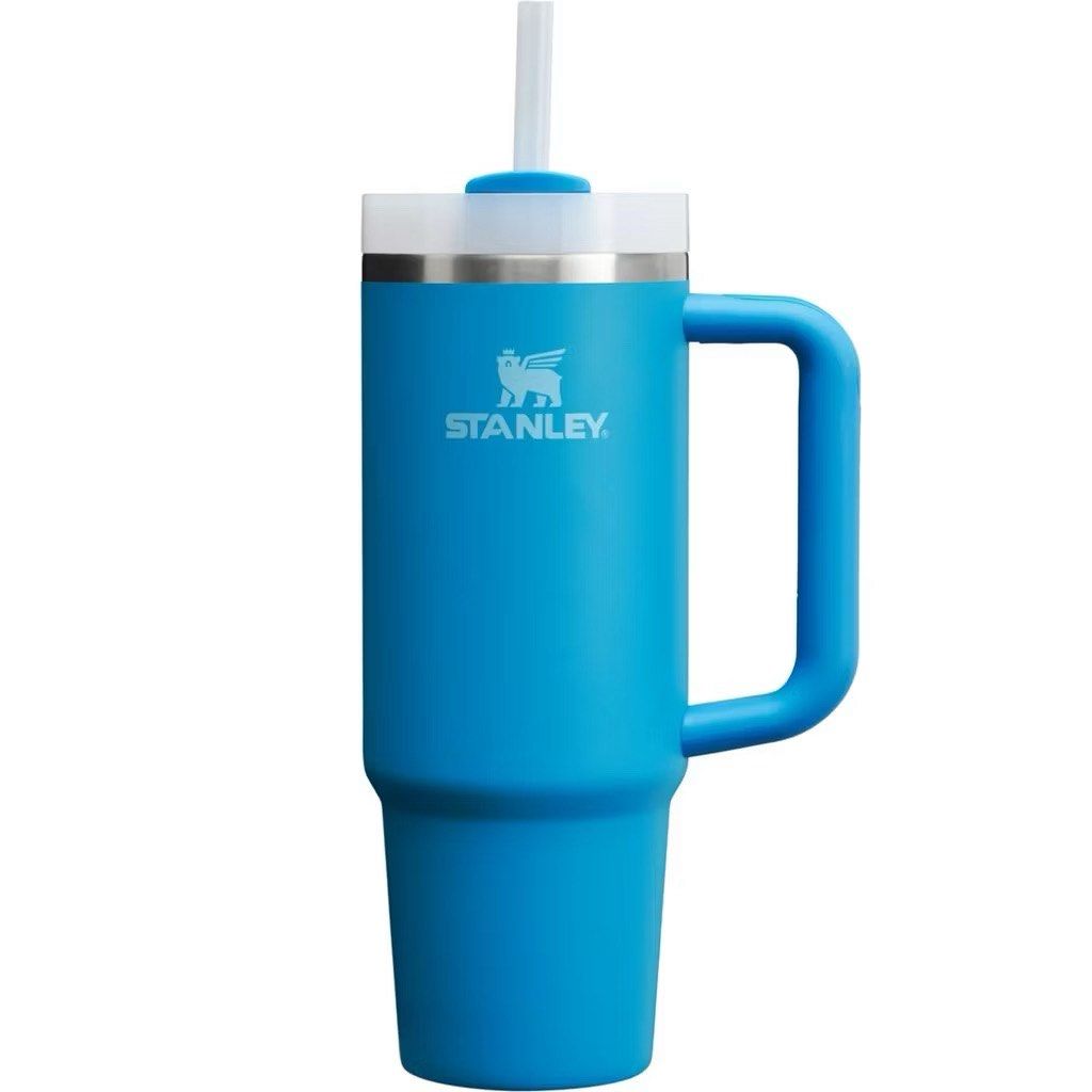[ORIGINAL] STANLEY Blue Vacuum Quencher 0.88L Azure 880ml Insulated Durable Straw Water Bottle Summer Outdoor (Category: Water Bottles & Tumblers) located in Manila. Submitted by thesaltybeagle (Listing ID 1429722424, Image 1). Description: 📍 bulacan / manila (can ship from any of those locations) ⭐️ got as a gift ⭐️ no box na ⭐️ can provide more pictures! ⭐️ mode of shipping: lalamove ⭐️ mode of payment: gcash, bdo dm me for transaction ! .