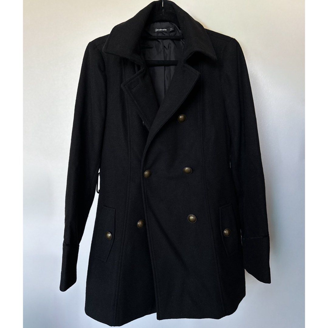 Stradivarius Double-Breasted Wool-Blend Coat (Black, S) (Category: Coats, Jackets and Outerwear) located in Taguig. Submitted by camiladeclutters (Listing ID 1429771137, Image 2). Description: Gently used, still in very good condition 🖤 Timeless black coat in a structured wool-blend felt fabric that instantly elevates any outfit. Can be worn open for a relaxed look or buttoned up for a more polished, put-together feel. ✔ Double-breasted design ✔