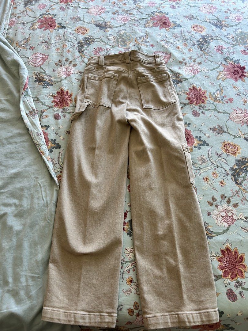 Sunday Best Beige Pants Size 00 (Category: Other Bottoms) located in Cebu City. Submitted by carms123 (Listing ID 1429725556, Image 2). Description: Sunday Best Aritzia Size 0.