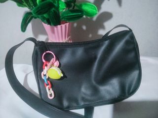 (Kategori: ) berada di . Dikirim oleh reshapreloved (ID iklan 1429802494, Gambar 1). Deskripsi: .