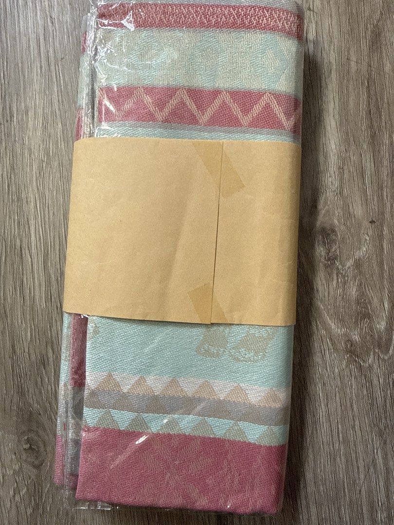 Thailand Silk and Cashmere Scarf (Category: Scarves) located in Quezon City. Submitted by rxhanne (Listing ID 1429686500, Image 2). Description: .