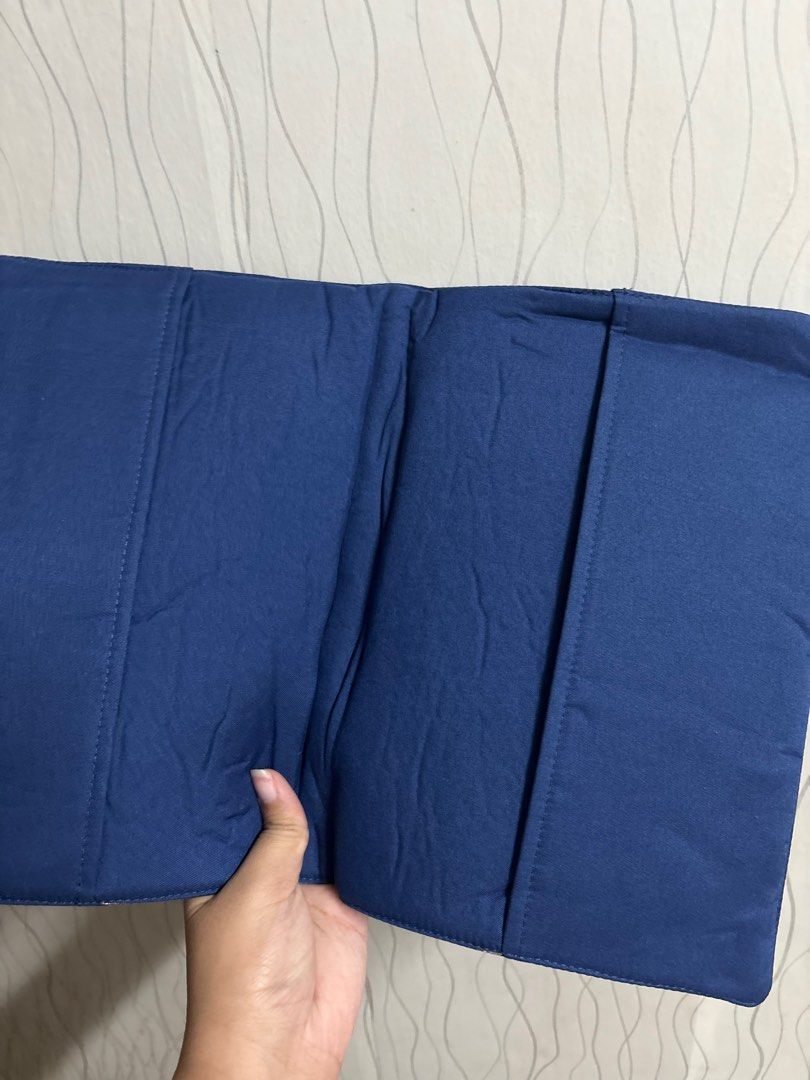 The Lunar Chronicles Book Jacket (Fairyloot) **ONHAND** (Category: Storybooks) located in Caloocan City. Submitted by kyyyy15 (Listing ID 1429781991, Image 2). Description: .