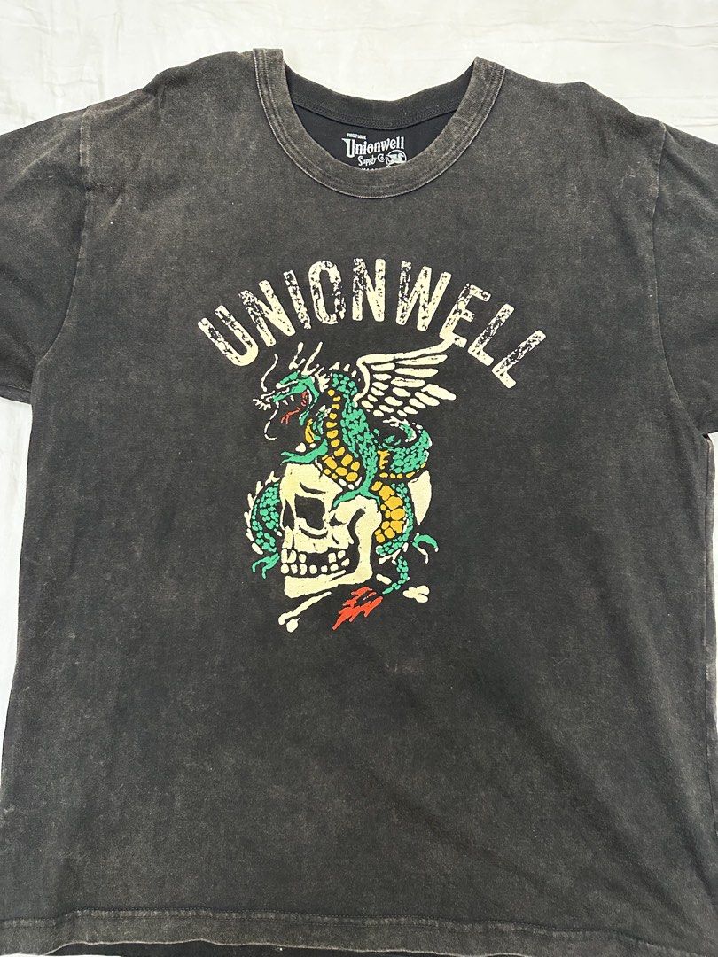 Unionwell Dragon Skull Graphic Tee XL (Category: Tshirts & Polo Shirts) located in Puchong. Submitted by starshopppp (Listing ID 1429738668, Image 2). Description: Indonesia Local Brand Bought from Indonesia Original price around RM99 Only worn once.