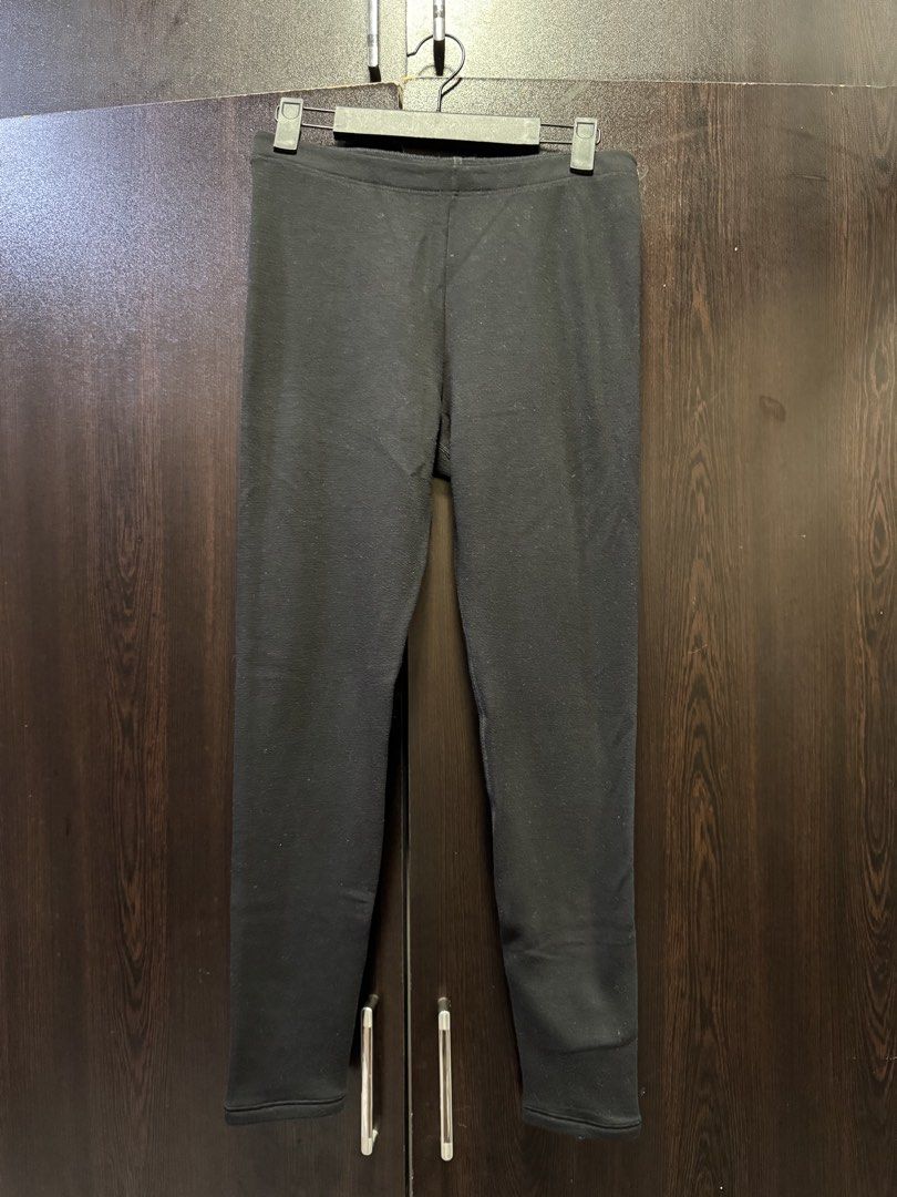 Uniqlo HEATTECH Leggings (Category: Other Bottoms) located in Tarlac. Submitted by blvrfinds (Listing ID 1429734965, Image 2). Description: .