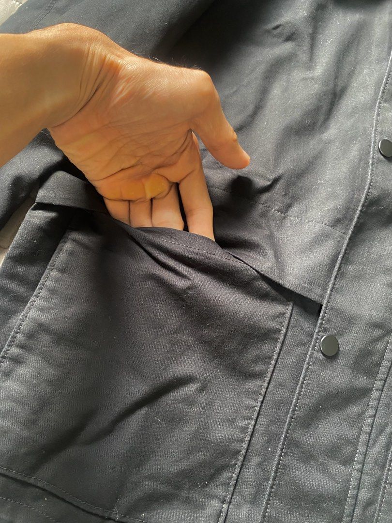 Uniqlo utility short blouson jacket v1 small (Category: Coats, Jackets and Outerwear) located in Koronadal. Submitted by mykill10 (Listing ID 1429745383, Image 2). Description: Uniqlo utility short blouson jacket v1 Size small Black Excellent condition 10/10 color rate Price : 3,000 Location : koronadal city.