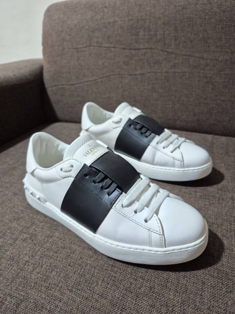 valentino garavani sneakers (Category: Sneakers) located in Balanga. Submitted by chaneldiorlegit (Listing ID 1429693953, Image 1). Description: .