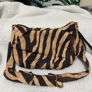 (Category: ) located in . Submitted by jeliie (Listing ID 1429755829, Image 1). Description: .