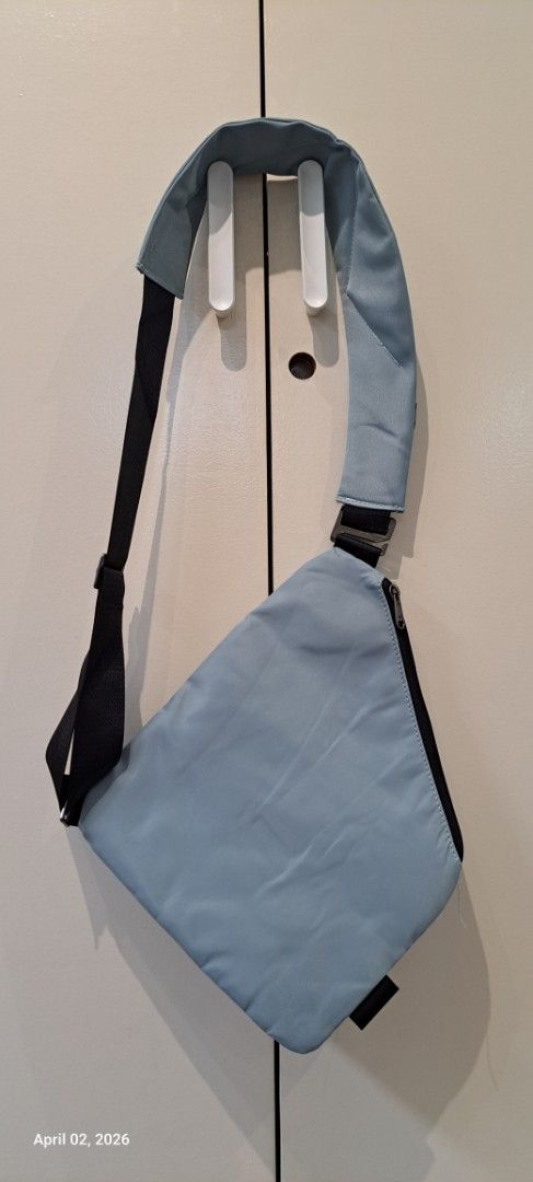 WANDER+ Anti Theft Sling Bag - Light Blue (Category: Sling Bags) located in Caloocan City. Submitted by fifthfloorfinds (Listing ID 1429742931, Image 2). Description: Waist Belt Waist Pack: Quickly and easily adjusts to the desired length to comfortably around your waist Travel Waist Pack: Designed for storing your cell phone and other essential small items while traveling, exercising, biking or going to the amusement , leaving your hands free wh