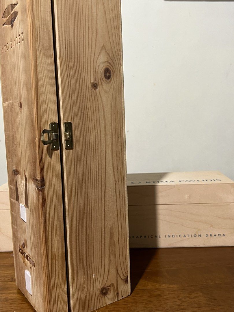wooden wine box (Category: Other Kitchenware & Tableware) located in Las Pinas. Submitted by peterjackstone (Listing ID 1429778807, Image 2). Description: .