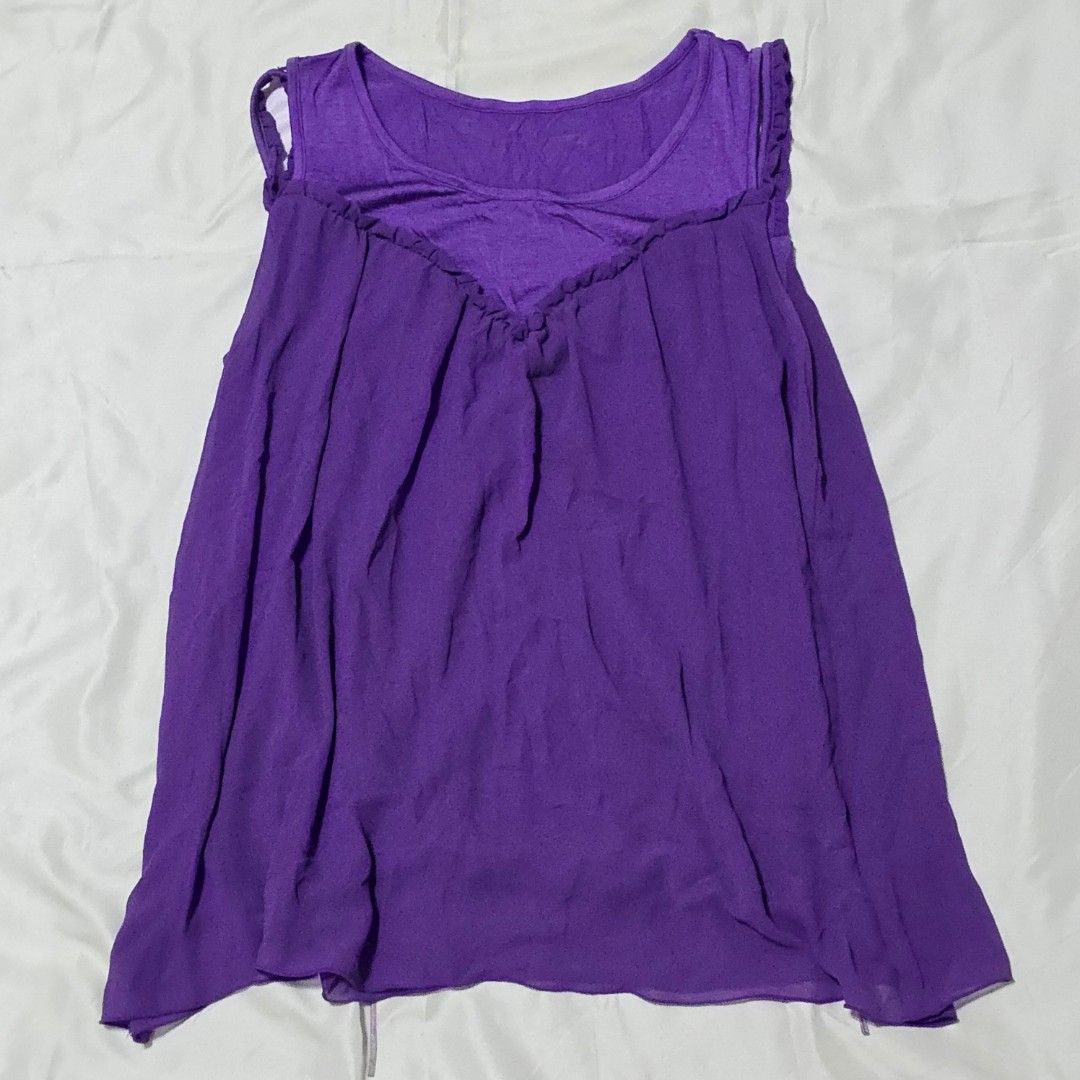 Y2K Boho Purple Violet Sleeveless Top (Category: Sleeveless) located in Quezon City. Submitted by schangs (Listing ID 1429833798, Image 2). Description: size M length 25 in I'm 5'2 & 50kg for reference perfect condition, no issue!!.