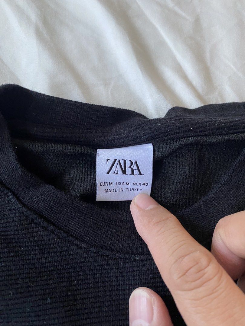 Zara Crew Neck T-shirt - Size M (Category: Tshirts & Polo Shirts ) located in Makati City. Submitted by rye16 (Listing ID 1429835704, Image 2). Description: Zara crew neck t-shirts in size M. Available in black and grey. Made in Turkey and Albania. The shirts have a simple, classic design, suitable for everyday wear. 300 for both.