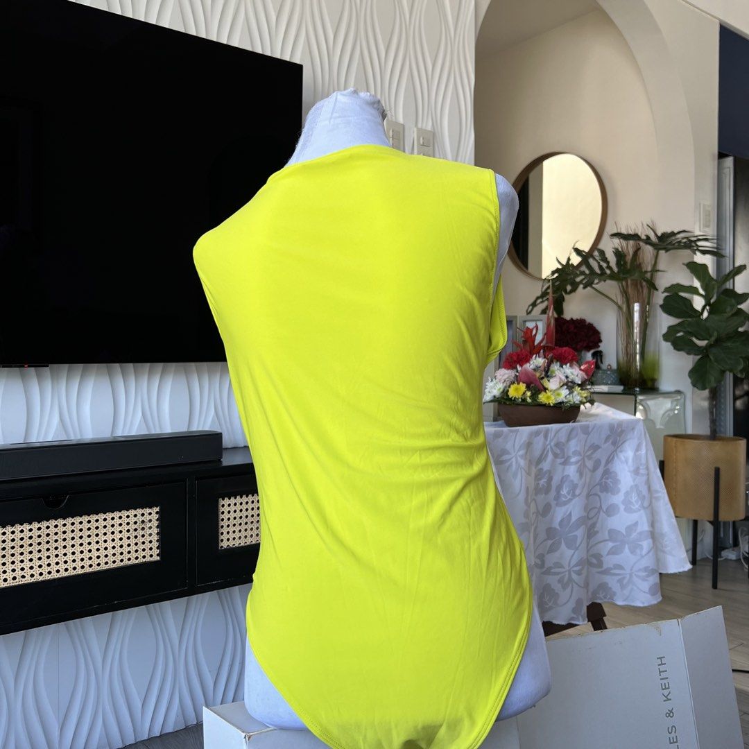 Zara Neon Green Chartreuse Bodysuit (Category: Others Tops) located in Taguig. Submitted by goodfunph (Listing ID 1429758498, Image 2). Description: 📍 Taguig City, Metro Manila - 🍒 Size: L 🍒super pretty color 🍒 RFS: not my style - 📦 Shipping through JNT or same day deliv for orders within Metro Manila 🙅🏽 Joy reservers will be reported - 💰 MOP: GCASH or BDO .