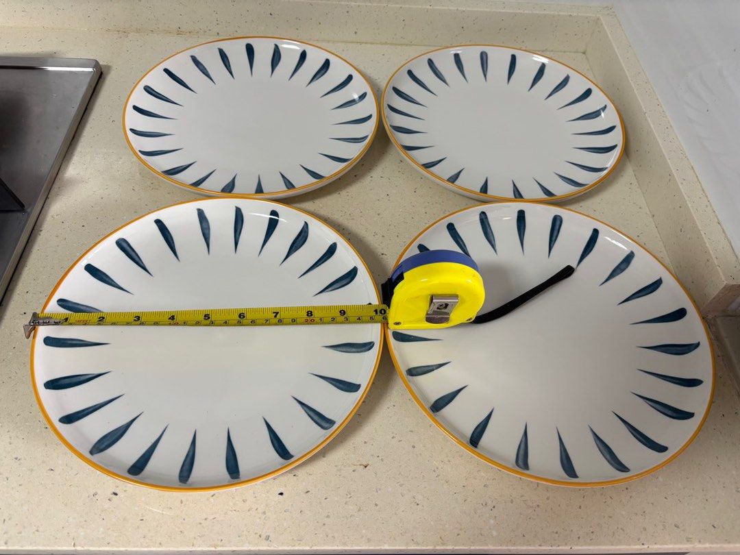 4 Ceramic Plates