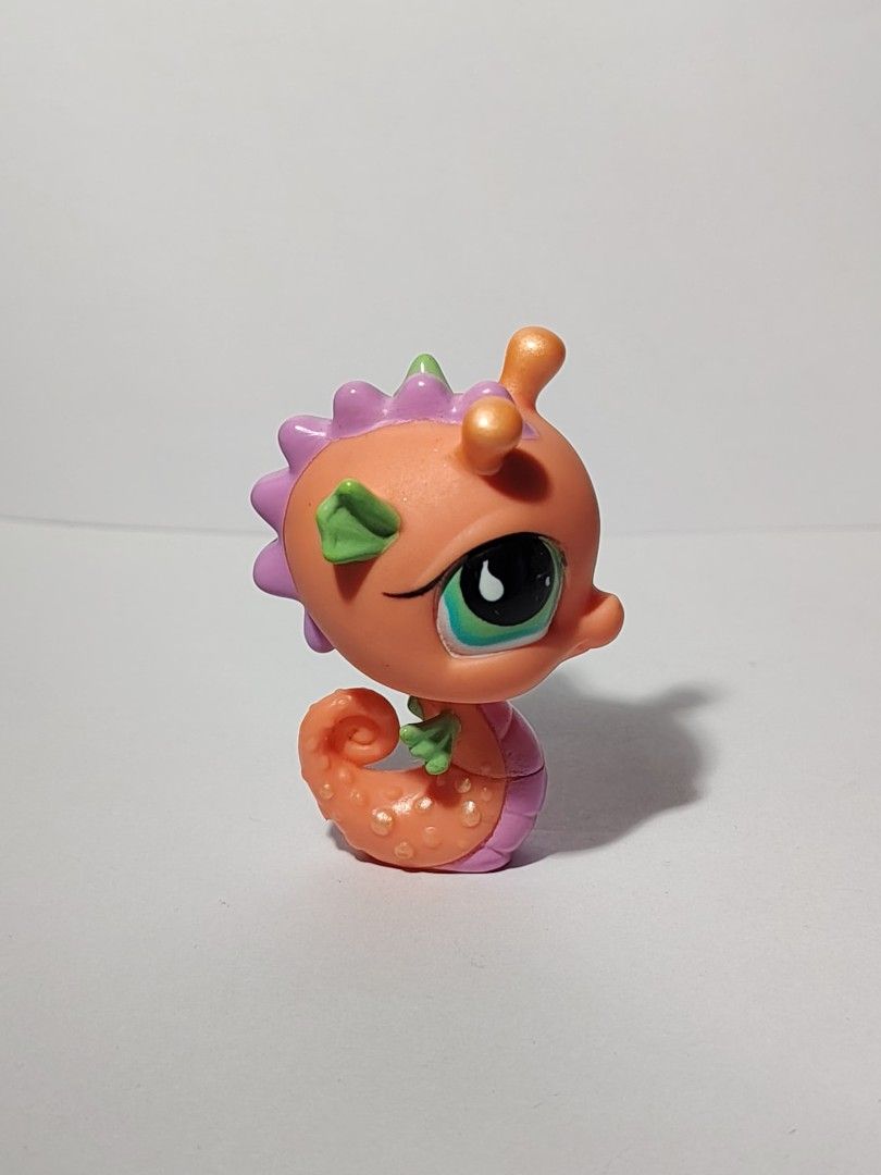 Lps 16 (Category: Figurines & Statues) located in Quezon City. Submitted by flutter.prism10 (Listing ID 1433317923, Image 3). Description: .