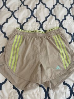 (Category: ) located in . Submitted by athlete_decluttering (Listing ID 1433239188, Image 1). Description: .