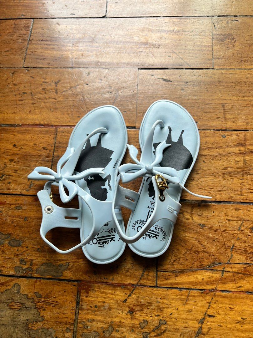 Alice in Wonderland Sandals (Category: Babies & Kids Fashion) located in Manila. Submitted by vg813 (Listing ID 1433235043, Image 1). Description: .