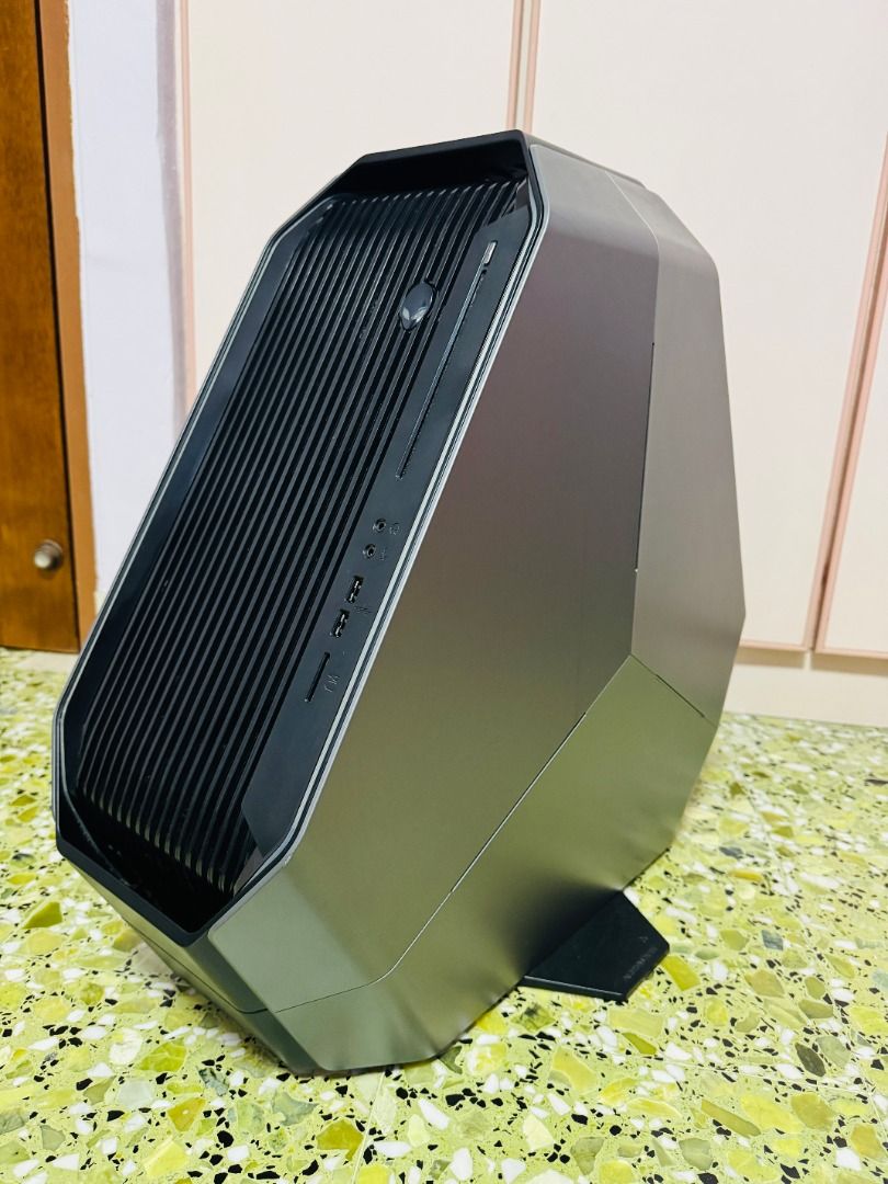 Alienware Area 51 Gaming Desktop436879454718535680