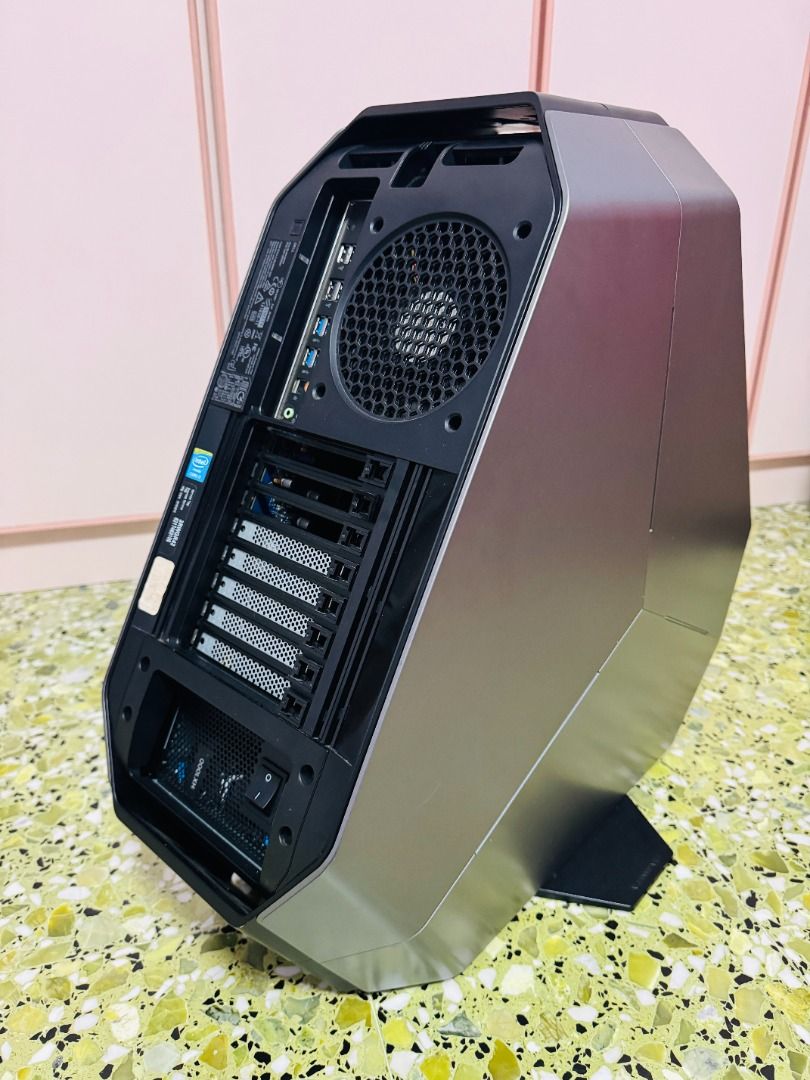 Alienware Area 51 Gaming Desktop436879454718535685